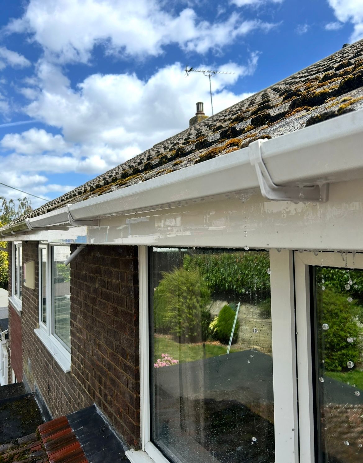 How Dean Clears a Gutter - Deans Gutters