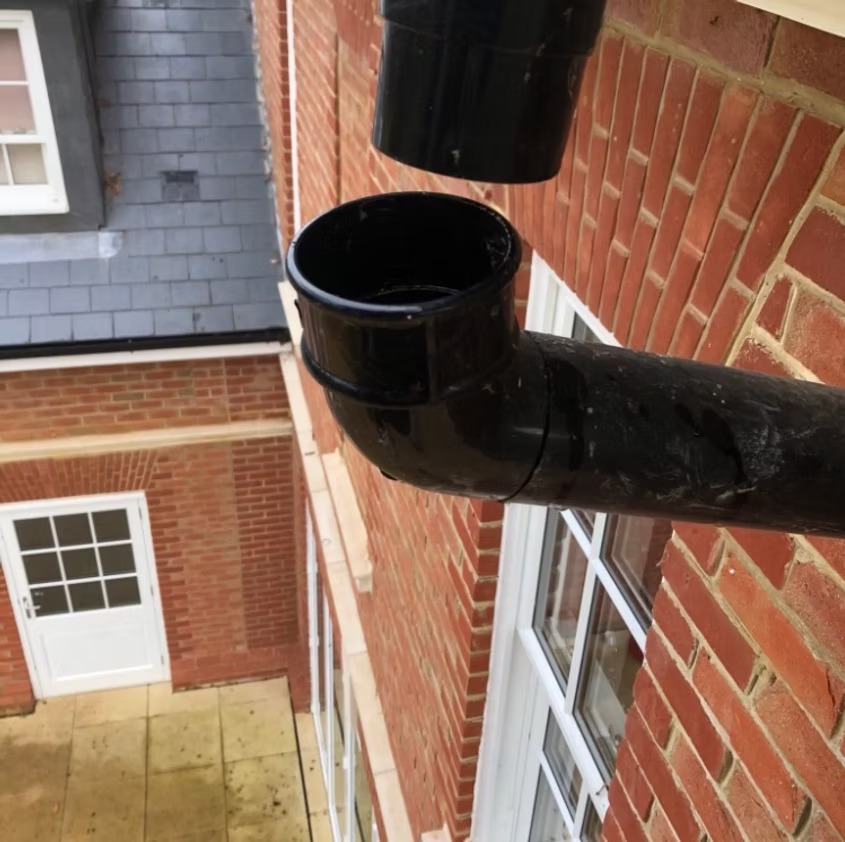 Gutter Repair Across the Surrey, Hampshire and West Sussex Borders - Deans Gutters